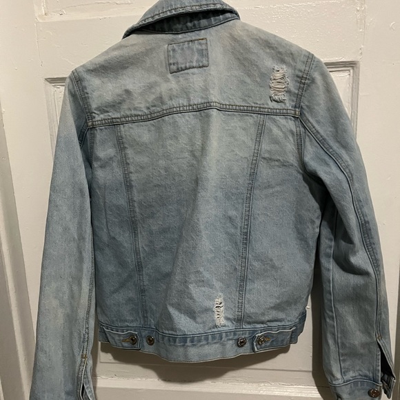 Forever 21 distressed denim jacket size M - Picture 2 of 2